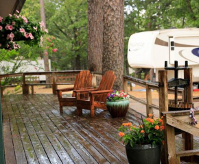3 Bedroom Vacation Home next to Silver Dollar City